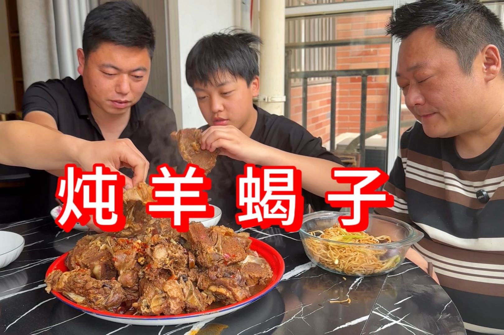 富婆找鸭子视频解析：揭秘奢华背后的隐秘需求与市场现状