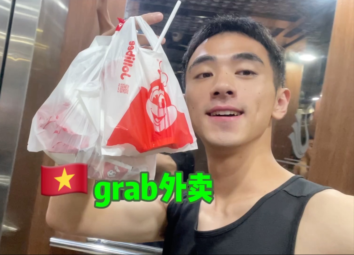 美女和男人亲热：情感解读与行为分析
