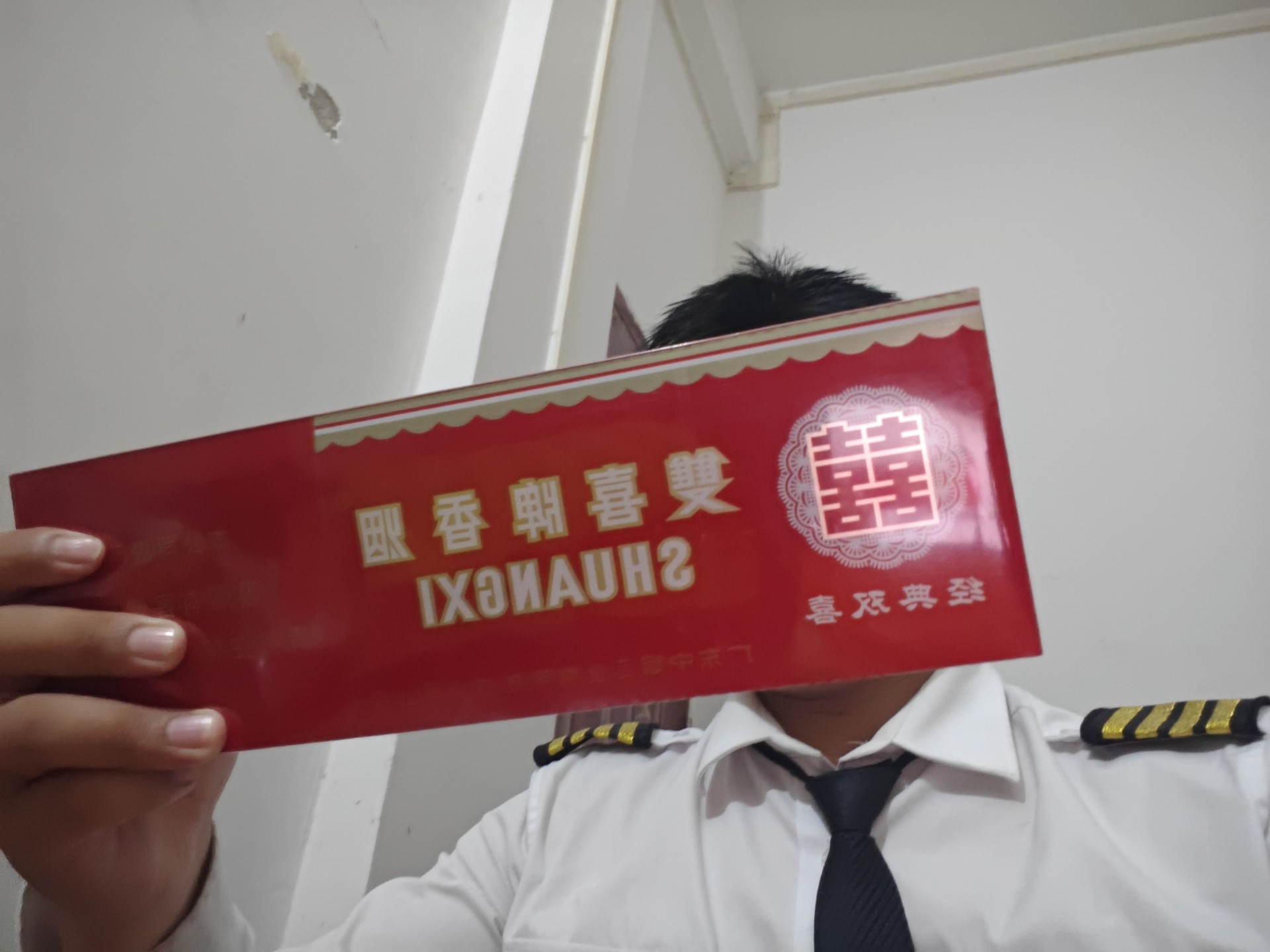 用注射器打水放屁眼里的视频：风险解析与安全警示