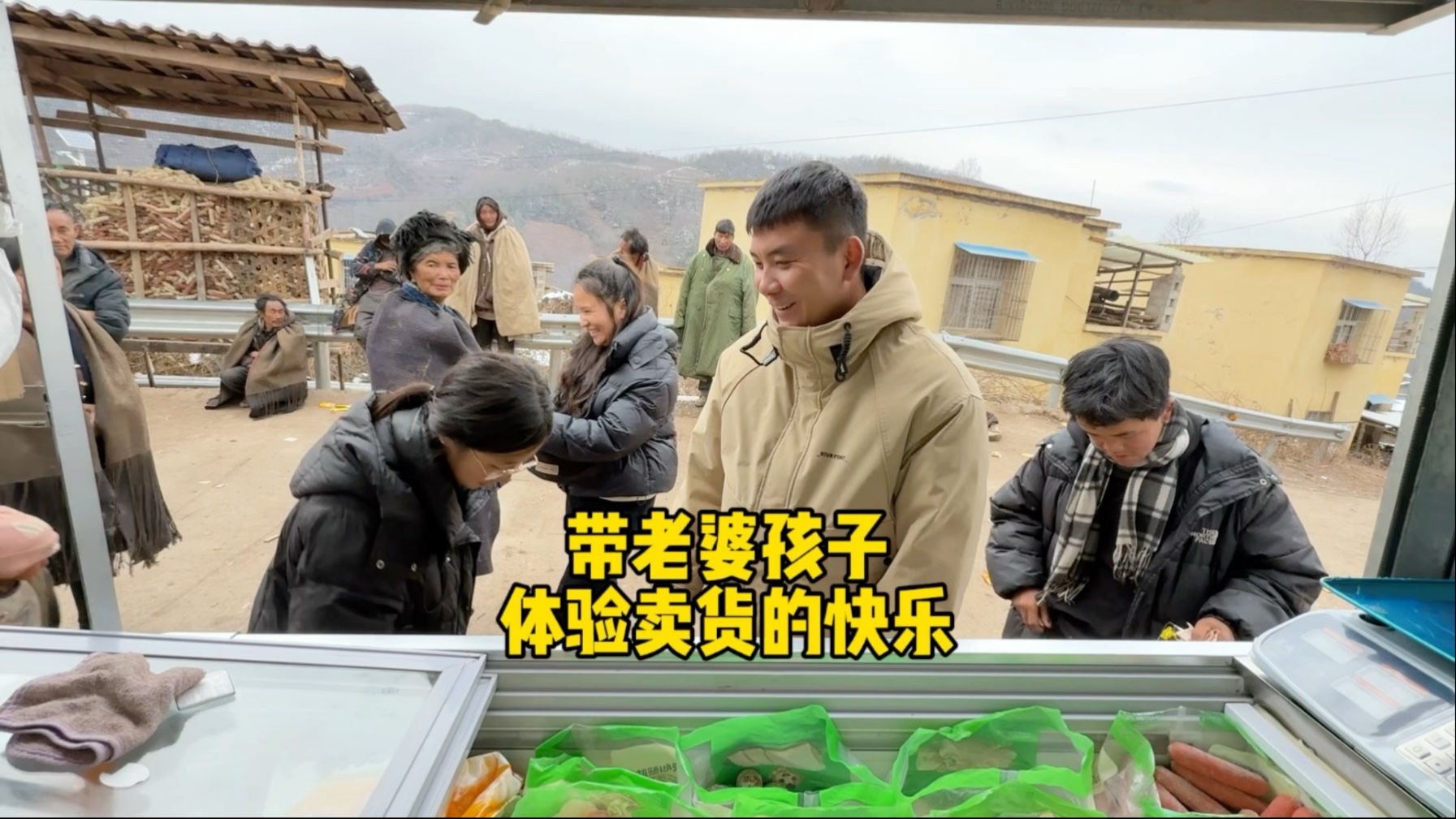 孙尚香蹲下给刘禅辅导功课：王者荣耀母子情深背后的故事解析
