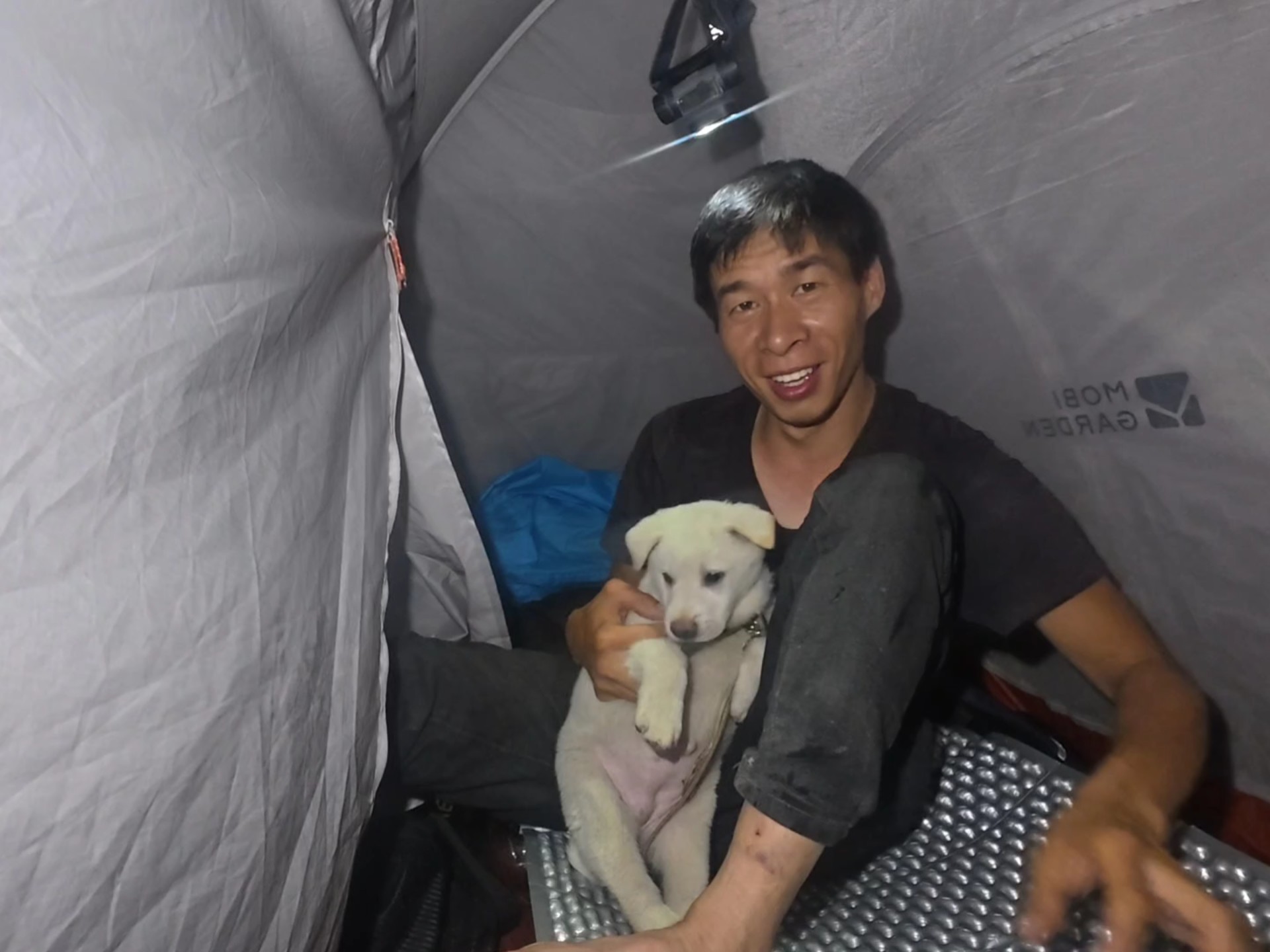 LISA全身仅一条腰链：解析其时尚穿搭背后的秘密
